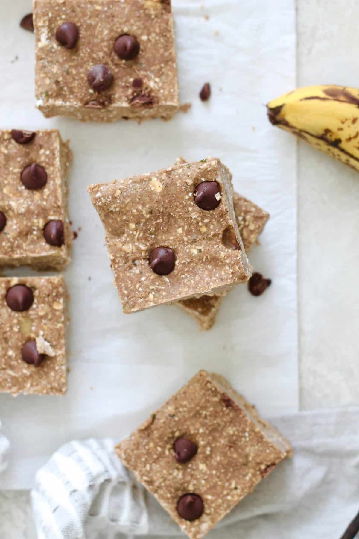 chocolate chip banana protein bars