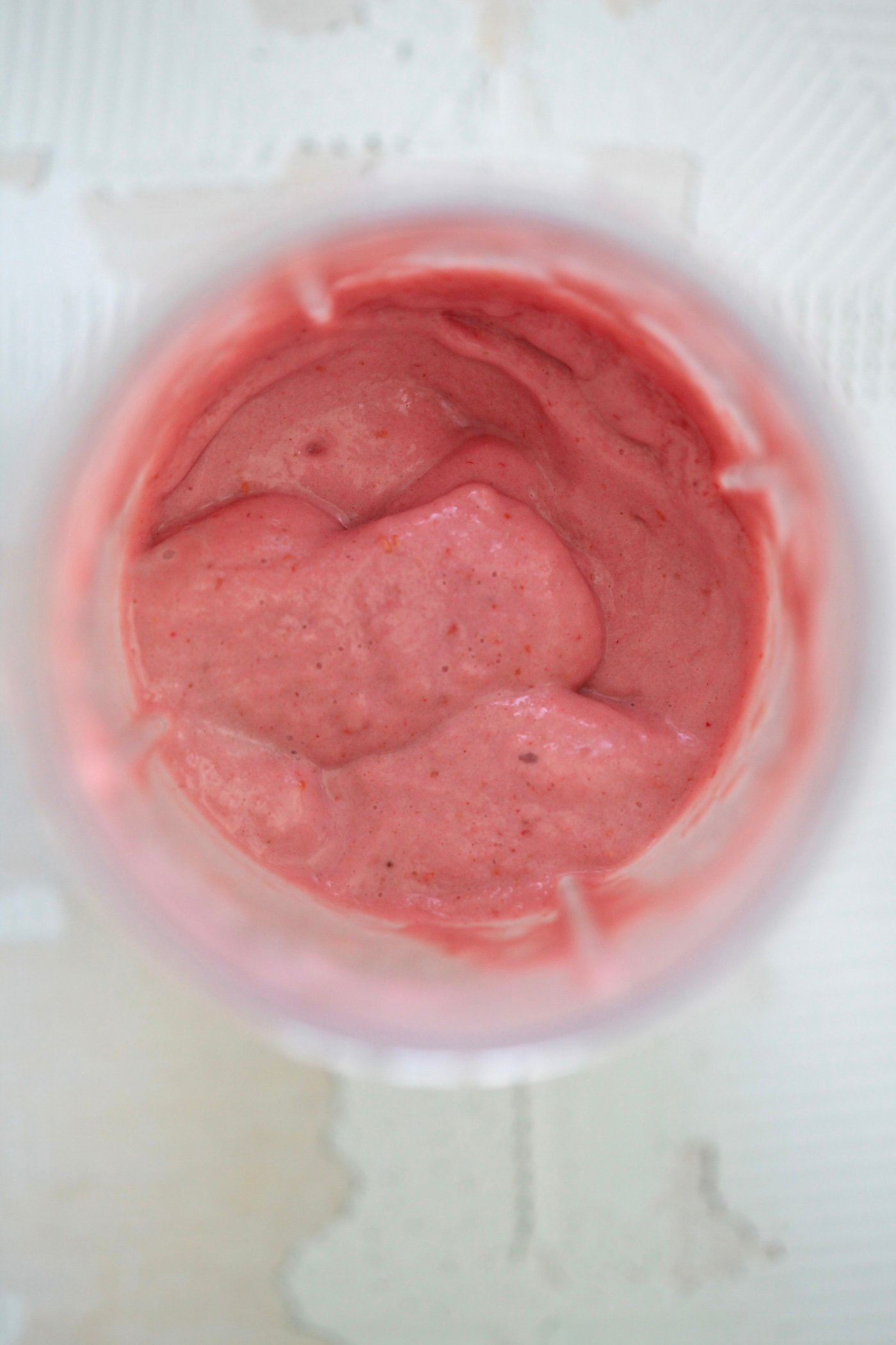 blended smoothie in blender jar
